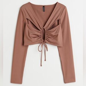 H&M CUT-OUT CROP TOP